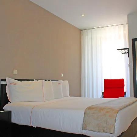 Vivacity - & 4* Oporto