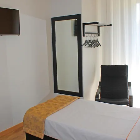 Vivacity - & 4* Oporto
