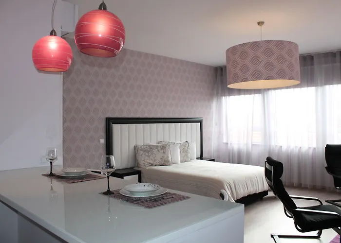 Vivacity - & 3* Porto